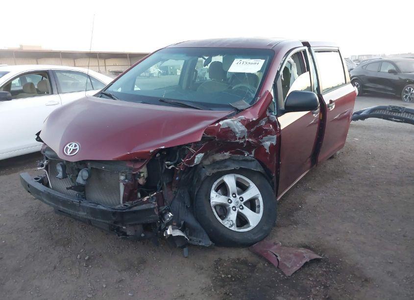 Photo 2 of 2013 Toyota Sienna L V6 7 PASSENGER (VIN 5TDZK3DC9DS381681)