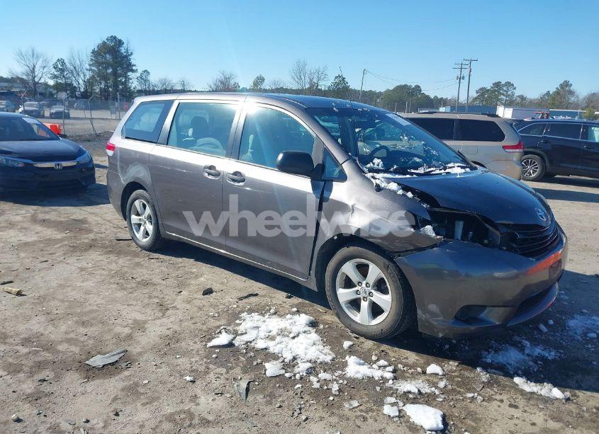 2013 Toyota Sienna L V6 7 PASSENGER (VIN 5TDZK3DC9DS397864) main photo