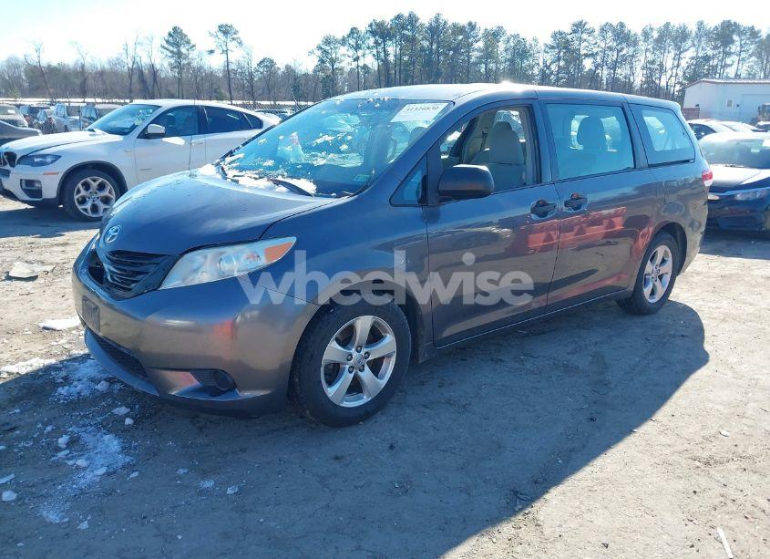 Photo 2 of 2013 Toyota Sienna L V6 7 PASSENGER (VIN 5TDZK3DC9DS397864)