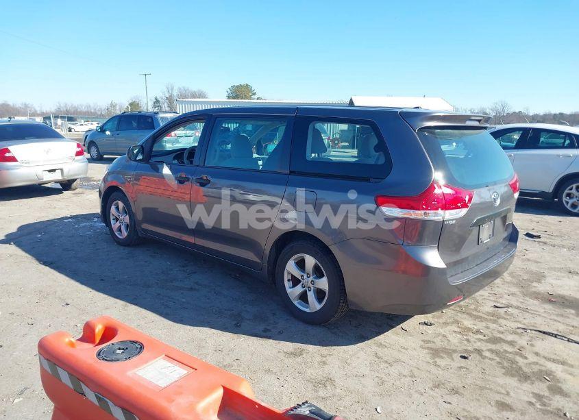 Photo 3 of 2013 Toyota Sienna L V6 7 PASSENGER (VIN 5TDZK3DC9DS397864)