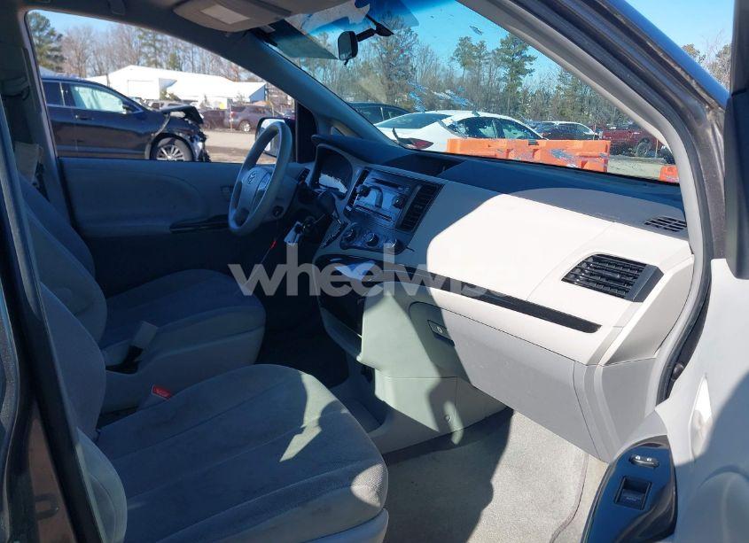 Photo 5 of 2013 Toyota Sienna L V6 7 PASSENGER (VIN 5TDZK3DC9DS397864)