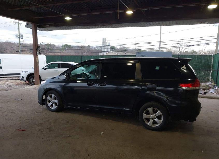 Photo 14 of 2014 Toyota Sienna L (VIN 5TDZK3DC9ES425759)