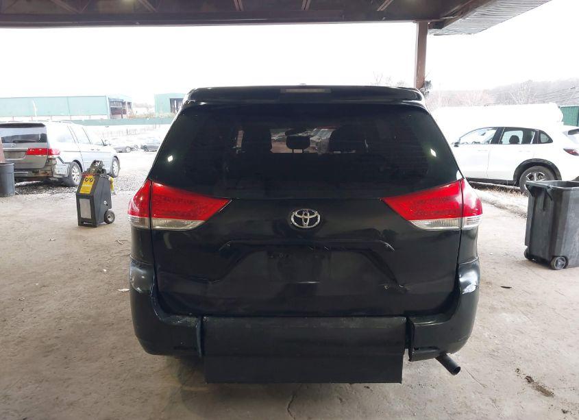 Photo 16 of 2014 Toyota Sienna L (VIN 5TDZK3DC9ES425759)
