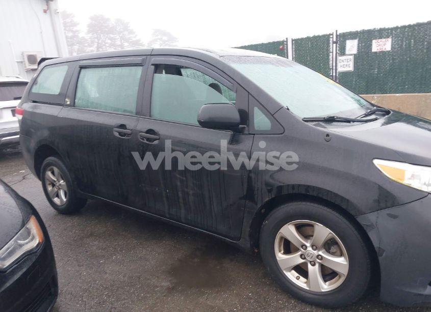Photo 13 of 2014 Toyota Sienna L V6 7 PASSENGER (VIN 5TDZK3DC9ES444537)