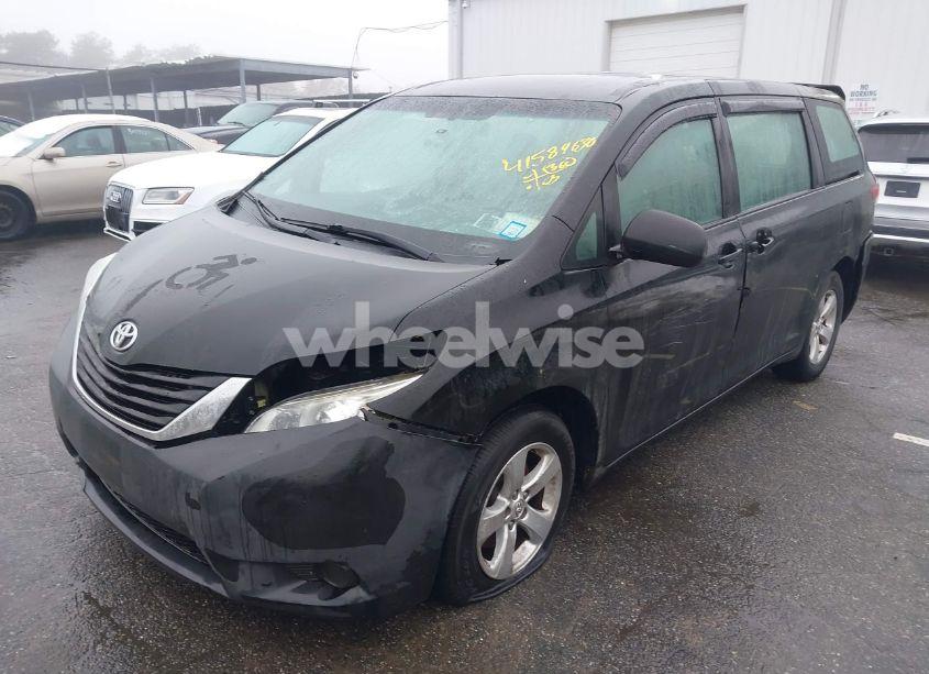 Photo 2 of 2014 Toyota Sienna L V6 7 PASSENGER (VIN 5TDZK3DC9ES444537)