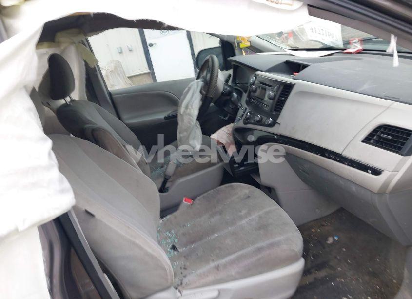 Photo 5 of 2014 Toyota Sienna L V6 7 PASSENGER (VIN 5TDZK3DC9ES510214)