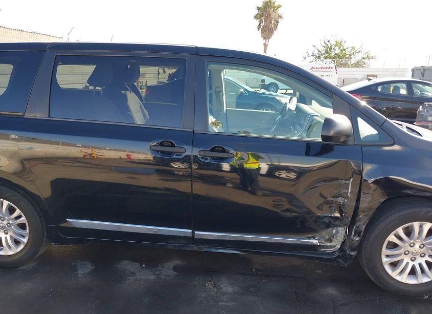 Photo 12 of 2015 Toyota Sienna L 7 PASSENGER (VIN 5TDZK3DC9FS549869)