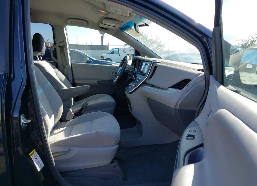 Photo 5 of 2015 Toyota Sienna L 7 PASSENGER (VIN 5TDZK3DC9FS549869)