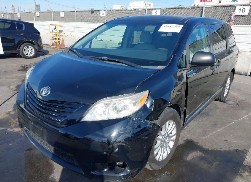 Photo 6 of 2015 Toyota Sienna L 7 PASSENGER (VIN 5TDZK3DC9FS549869)