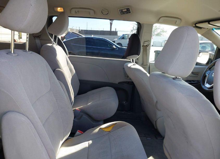 Photo 8 of 2015 Toyota Sienna L 7 PASSENGER (VIN 5TDZK3DC9FS549869)