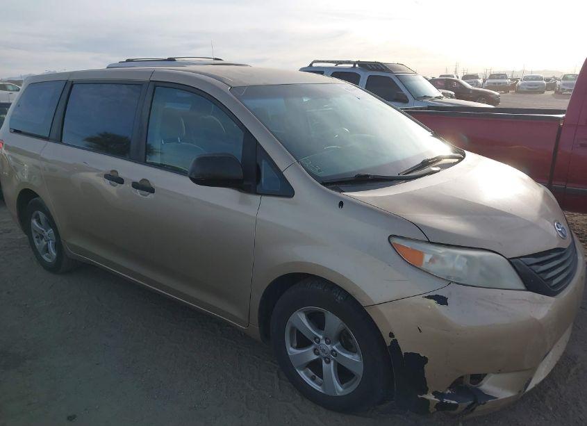 2011 Toyota Sienna BASE V6 (VIN 5TDZK3DCXBS052128) main photo