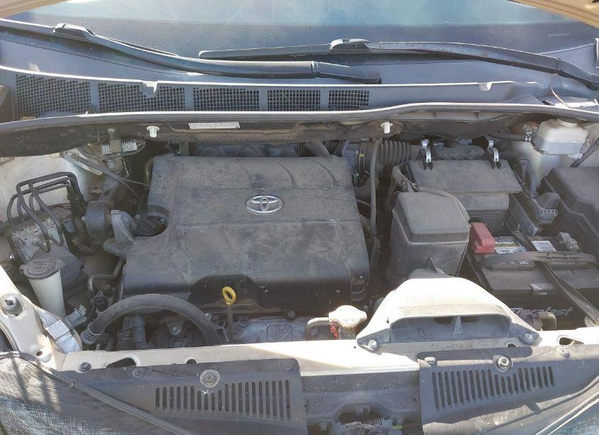 Photo 10 of 2011 Toyota Sienna BASE V6 (VIN 5TDZK3DCXBS052128)
