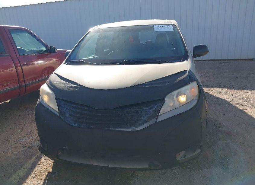 Photo 12 of 2011 Toyota Sienna BASE V6 (VIN 5TDZK3DCXBS052128)