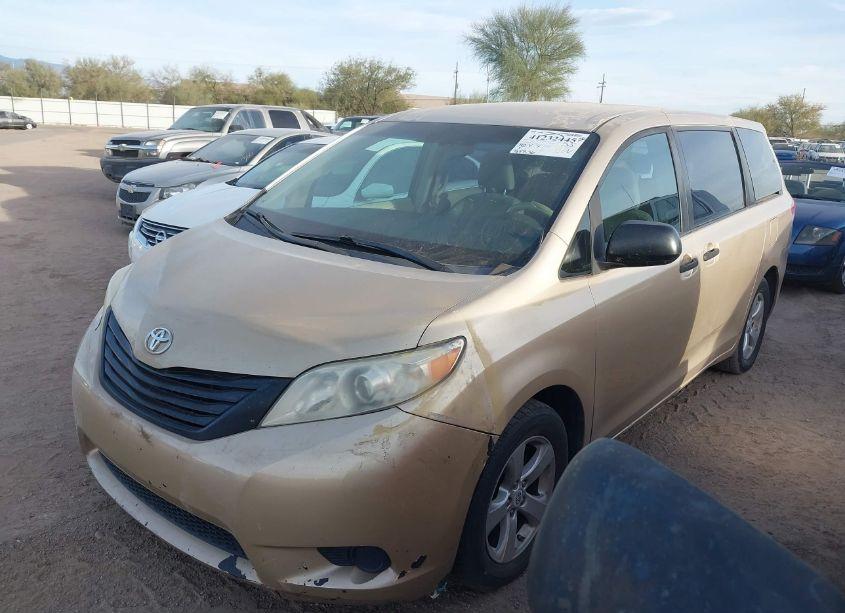 Photo 2 of 2011 Toyota Sienna BASE V6 (VIN 5TDZK3DCXBS052128)