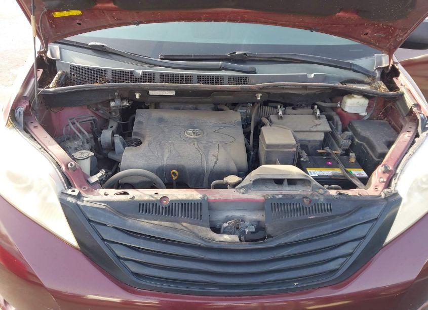 Photo 10 of 2011 Toyota Sienna BASE V6 (VIN 5TDZK3DCXBS157316)