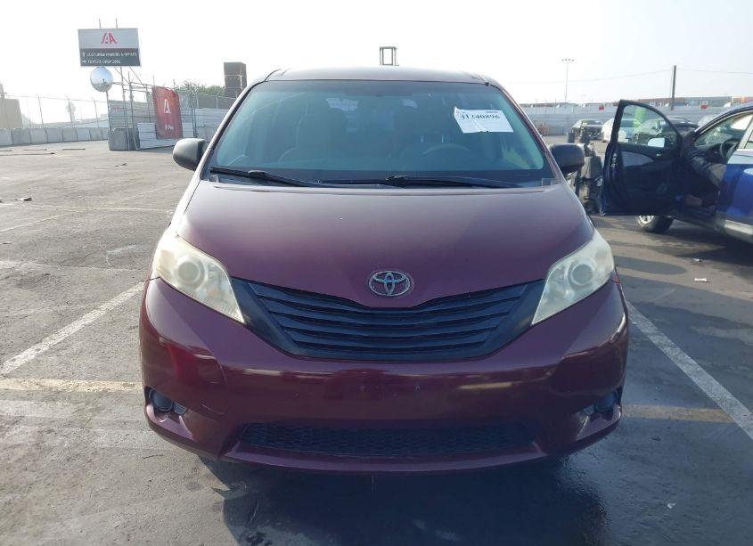 Photo 12 of 2011 Toyota Sienna BASE V6 (VIN 5TDZK3DCXBS157316)