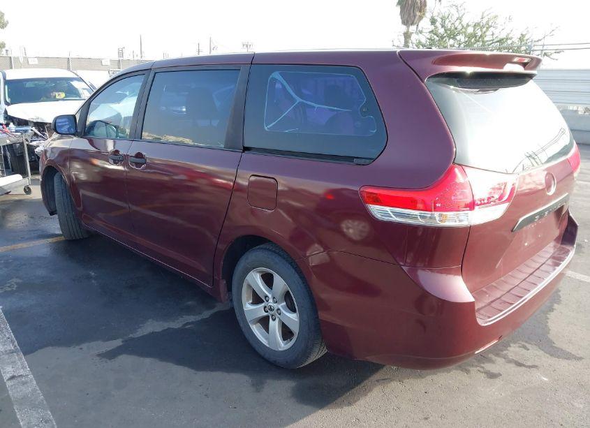 Photo 3 of 2011 Toyota Sienna BASE V6 (VIN 5TDZK3DCXBS157316)