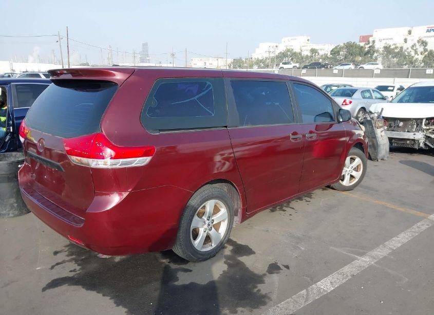 Photo 4 of 2011 Toyota Sienna BASE V6 (VIN 5TDZK3DCXBS157316)