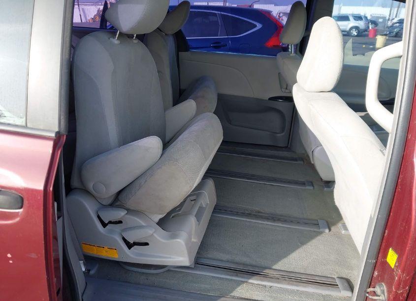 Photo 8 of 2011 Toyota Sienna BASE V6 (VIN 5TDZK3DCXBS157316)