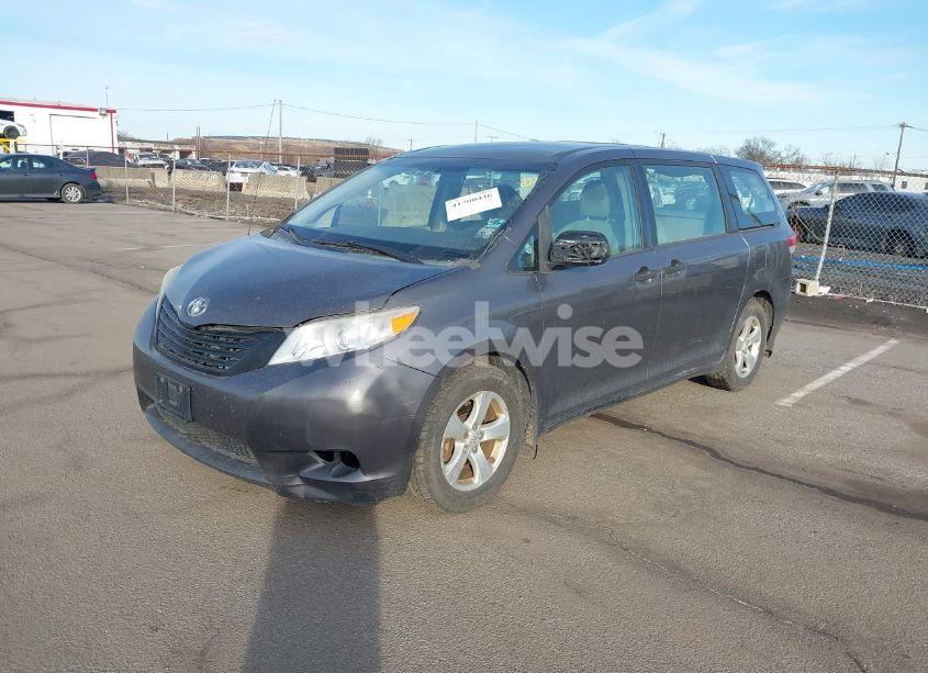 Photo 2 of 2012 Toyota Sienna BASE V6 7 PASSENGER (VIN 5TDZK3DCXCS258843)