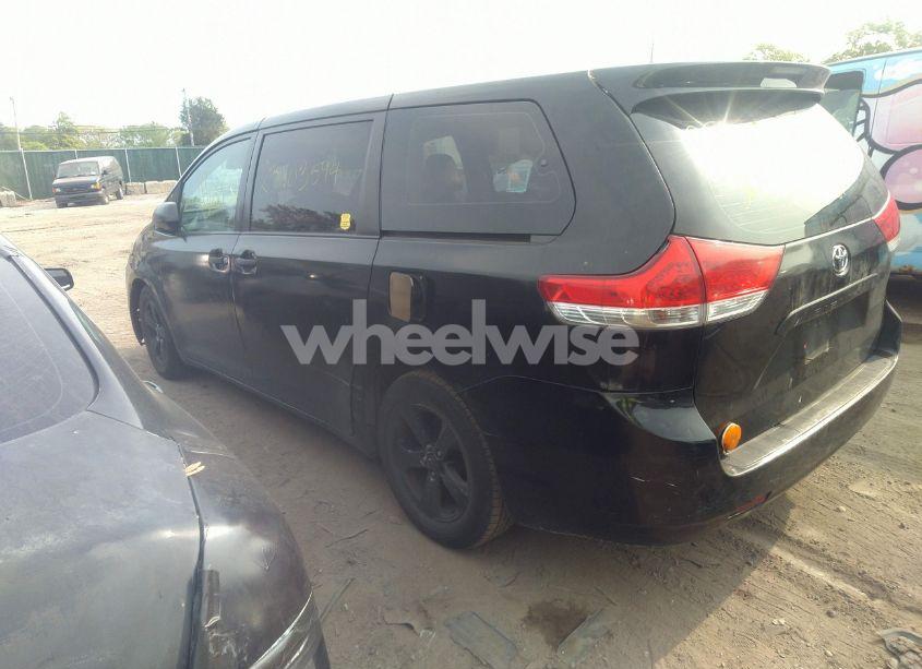 Photo 3 of 2013 Toyota Sienna L V6 7 PASSENGER (VIN 5TDZK3DCXDS372391)