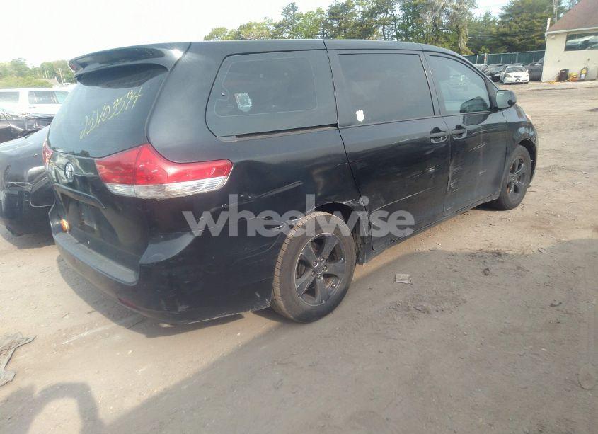 Photo 4 of 2013 Toyota Sienna L V6 7 PASSENGER (VIN 5TDZK3DCXDS372391)