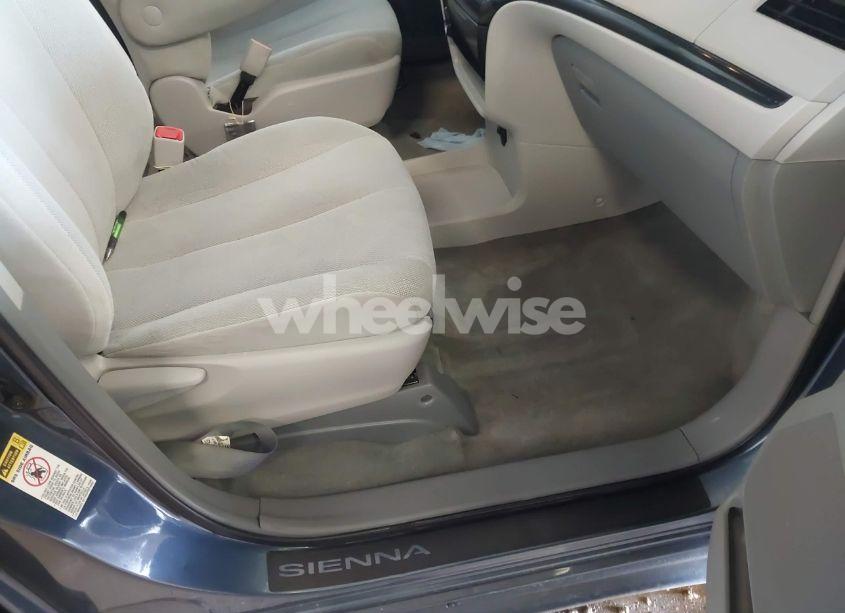 Photo 5 of 2014 Toyota Sienna L V6 7 PASSENGER (VIN 5TDZK3DCXES434910)