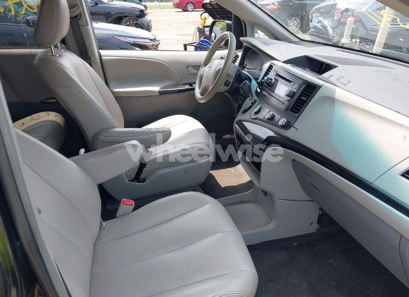 Photo 5 of 2014 Toyota Sienna L V6 7 PASSENGER (VIN 5TDZK3DCXES450220)