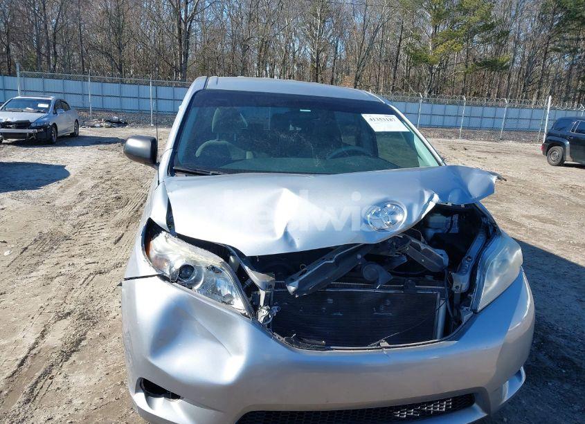 Photo 17 of 2014 Toyota Sienna L V6 7 PASSENGER (VIN 5TDZK3DCXES484819)