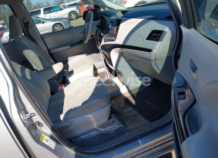 Photo 5 of 2014 Toyota Sienna L V6 7 PASSENGER (VIN 5TDZK3DCXES484819)