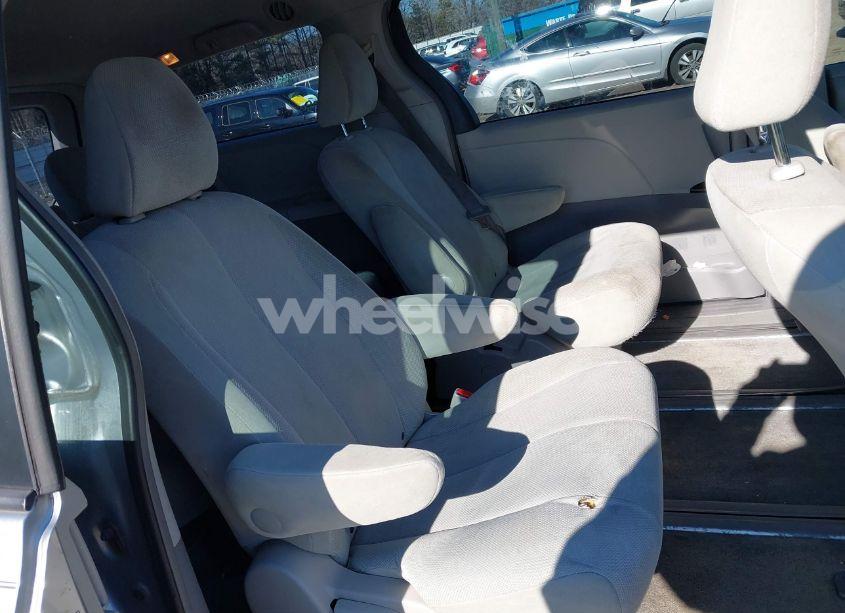 Photo 8 of 2014 Toyota Sienna L V6 7 PASSENGER (VIN 5TDZK3DCXES484819)