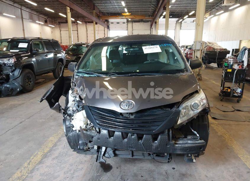 Photo 13 of 2015 Toyota Sienna L 7 PASSENGER (VIN 5TDZK3DCXFS567507)
