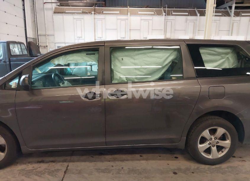 Photo 15 of 2015 Toyota Sienna L 7 PASSENGER (VIN 5TDZK3DCXFS567507)