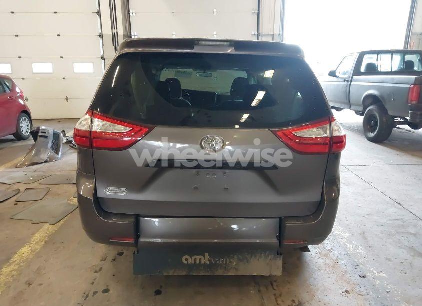 Photo 17 of 2015 Toyota Sienna L 7 PASSENGER (VIN 5TDZK3DCXFS567507)