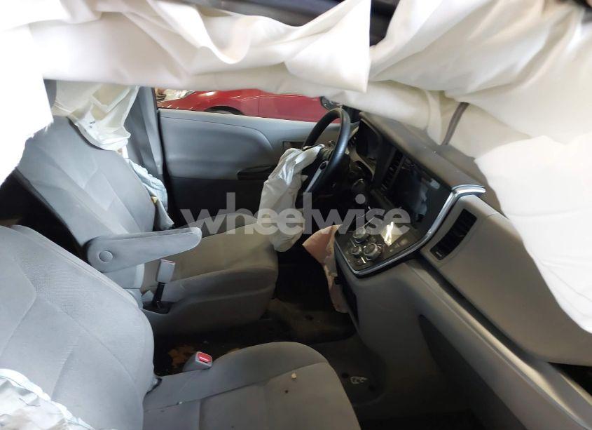 Photo 5 of 2015 Toyota Sienna L 7 PASSENGER (VIN 5TDZK3DCXFS567507)