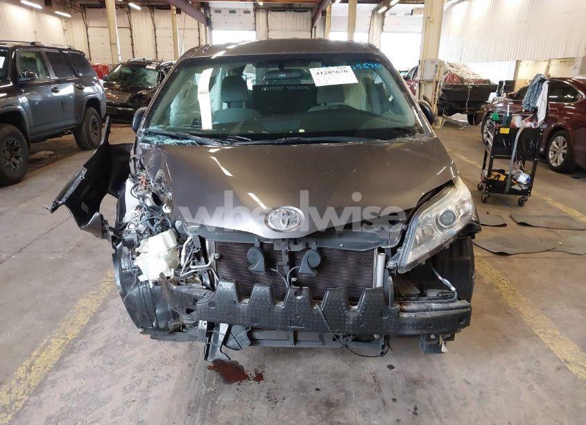 Photo 6 of 2015 Toyota Sienna L 7 PASSENGER (VIN 5TDZK3DCXFS567507)