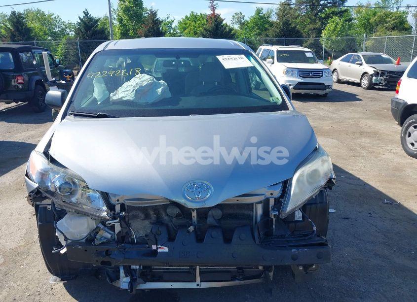 Photo 12 of 2015 Toyota Sienna L (VIN 5TDZK3DCXFS594786)