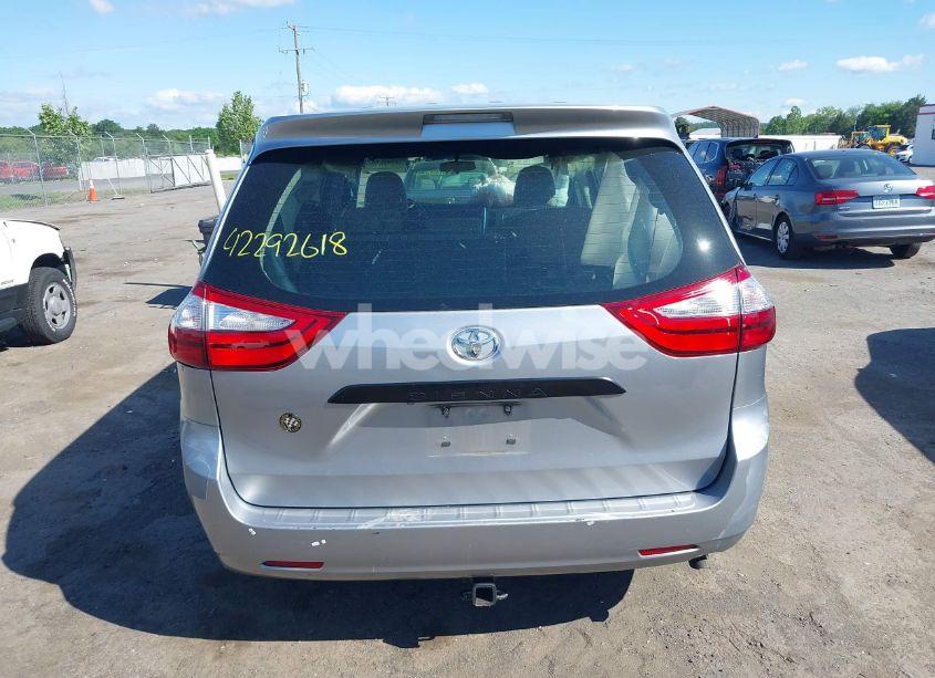 Photo 16 of 2015 Toyota Sienna L (VIN 5TDZK3DCXFS594786)
