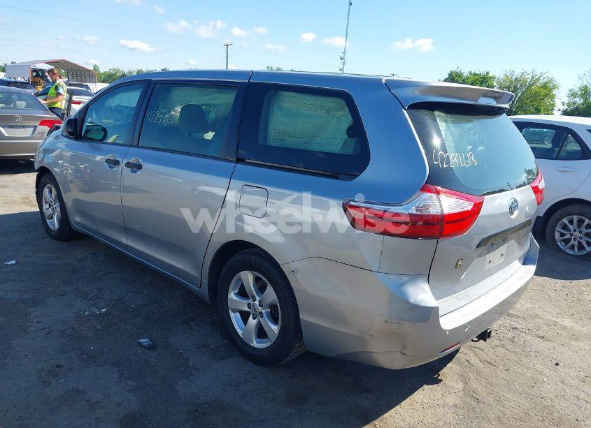 Photo 3 of 2015 Toyota Sienna L (VIN 5TDZK3DCXFS594786)