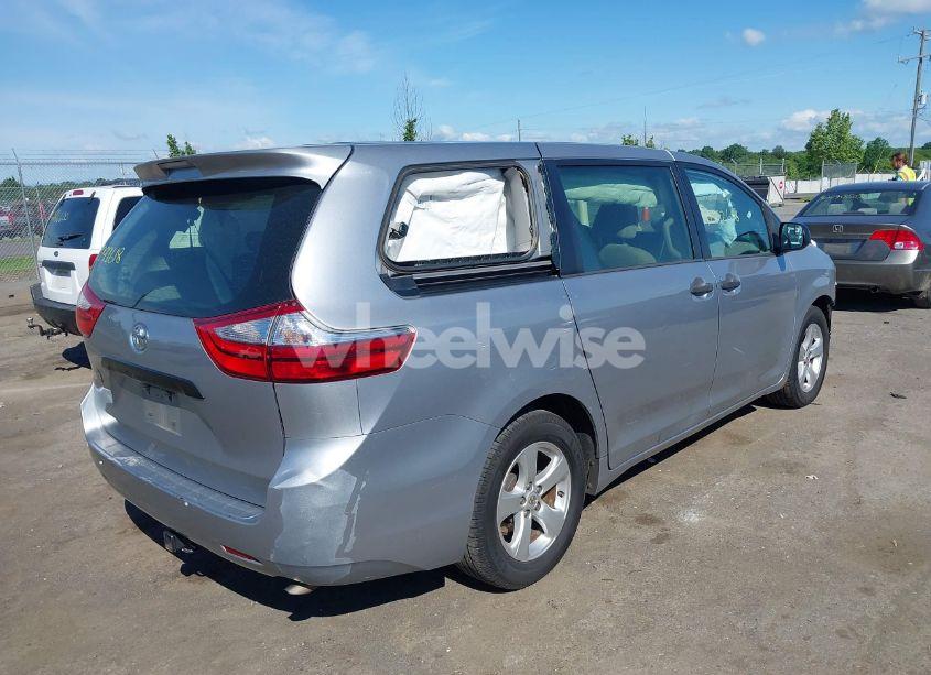 Photo 4 of 2015 Toyota Sienna L (VIN 5TDZK3DCXFS594786)
