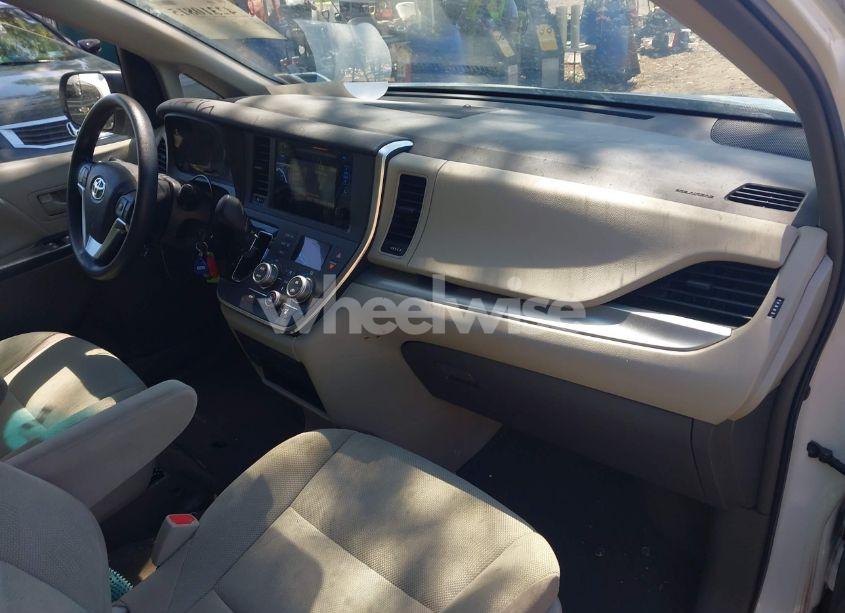 Photo 5 of 2015 Toyota Sienna L (VIN 5TDZK3DCXFS640245)