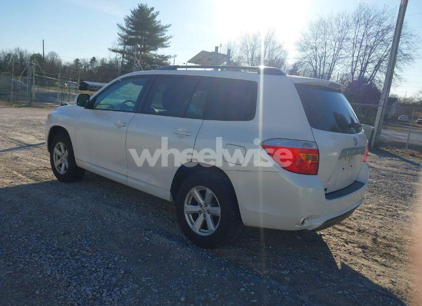 Photo 3 of 2010 Toyota Highlander BASE V6 (VIN 5TDZK3EH0AS002766)