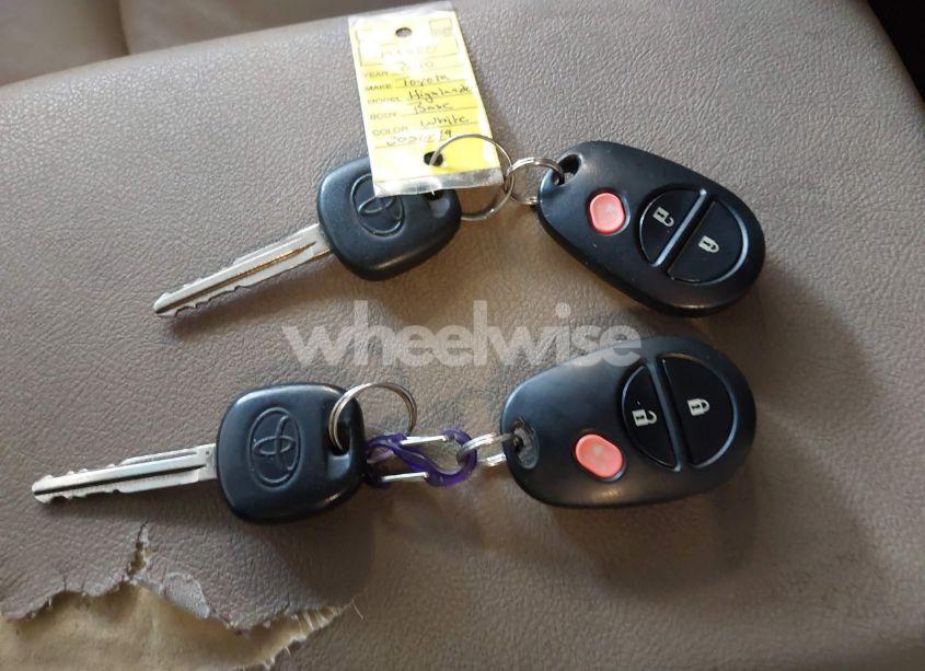 Photo 11 of 2010 Toyota Highlander BASE V6 (VIN 5TDZK3EH0AS005649)