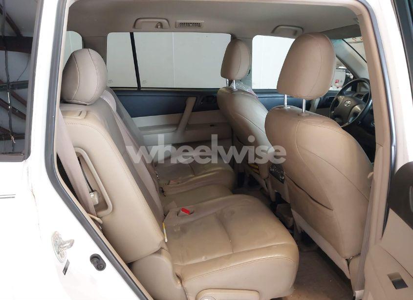 Photo 8 of 2010 Toyota Highlander BASE V6 (VIN 5TDZK3EH0AS005649)