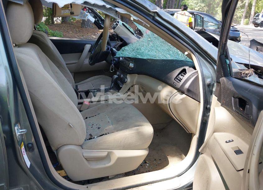 Photo 5 of 2010 Toyota Highlander BASE V6 (VIN 5TDZK3EH0AS023732)