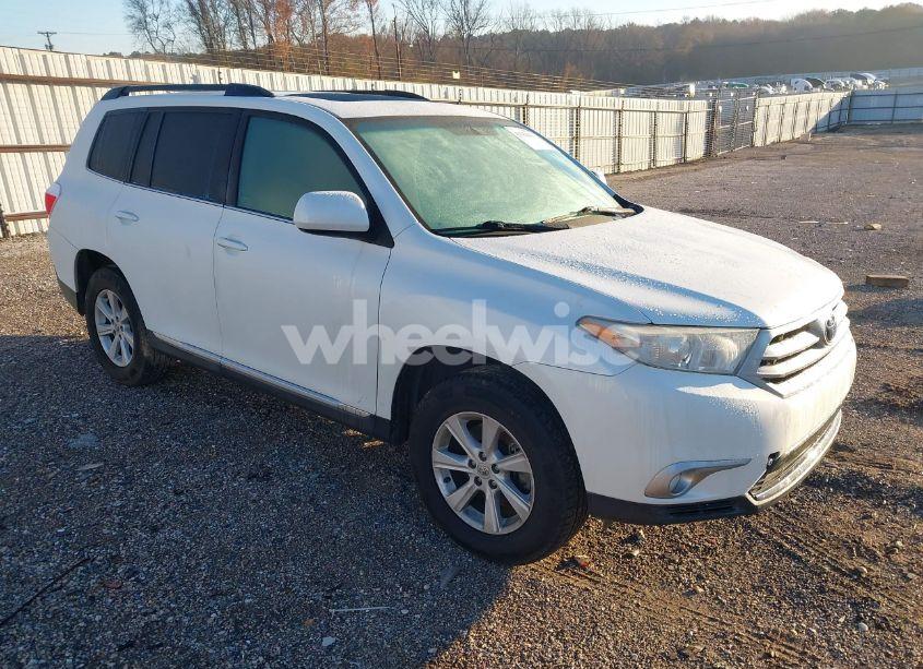 2011 Toyota Highlander SE V6 (VIN 5TDZK3EH0BS033260) main photo