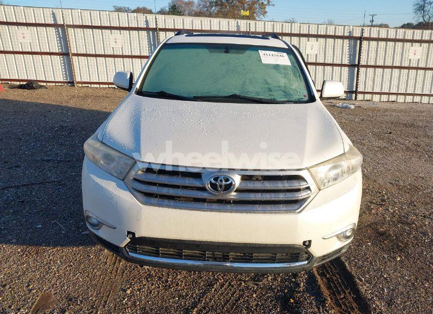 Photo 13 of 2011 Toyota Highlander SE V6 (VIN 5TDZK3EH0BS033260)