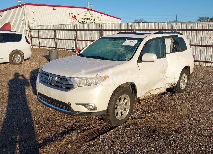 Photo 2 of 2011 Toyota Highlander SE V6 (VIN 5TDZK3EH0BS033260)