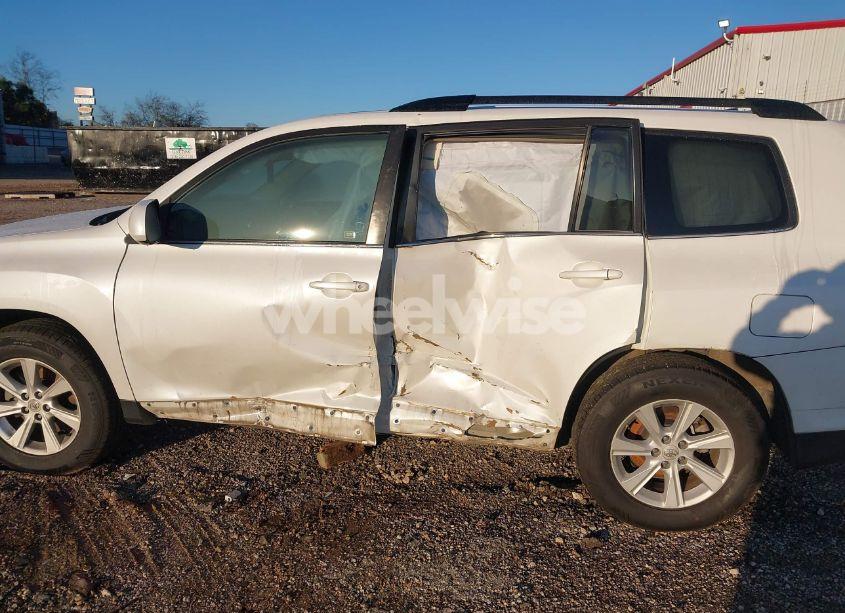 Photo 6 of 2011 Toyota Highlander SE V6 (VIN 5TDZK3EH0BS033260)