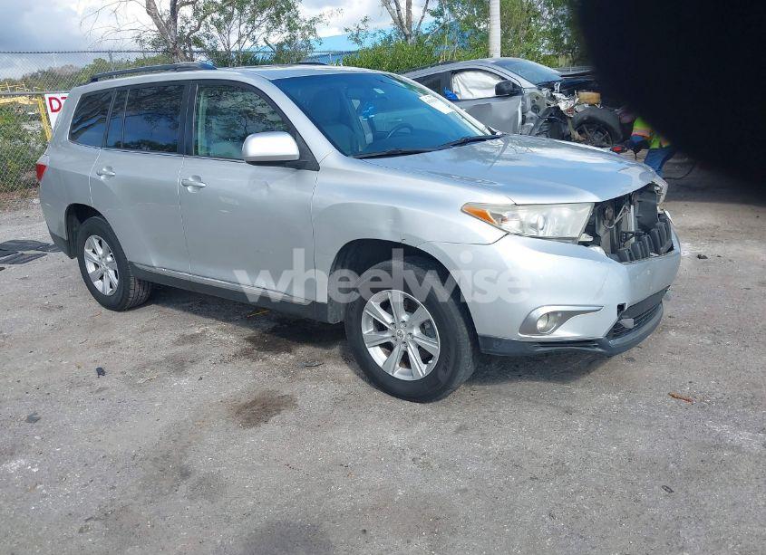 2011 Toyota Highlander SE V6 (VIN 5TDZK3EH0BS036157) main photo